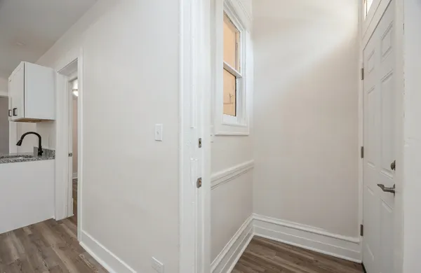 $1,400 | 2442 South Kedzie Avenue, Unit 1F, Chicago, IL 60623