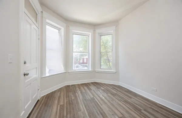 $1,400 | 2442 South Kedzie Avenue, Unit 1F, Chicago, IL 60623