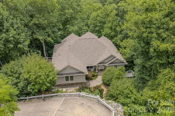 $799,000 | 329 Mountain Crest Drive, Hendersonville, NC 28739