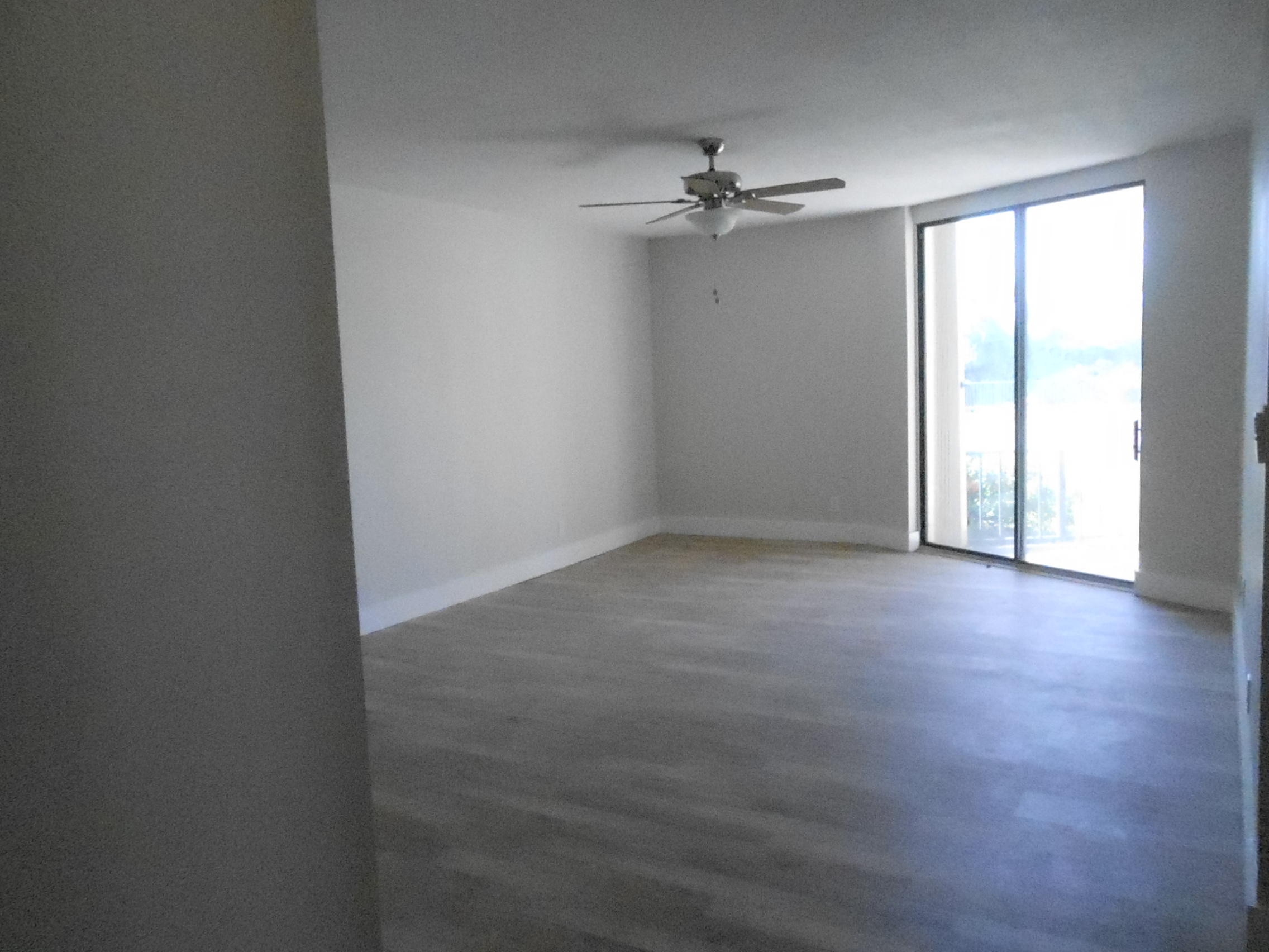 5801 North Ocean Boulevard, Unit 106 Ocean Ridge, FL 33435 - Photo 8 of 16 oceanwalk 106 master bedroom.jpg