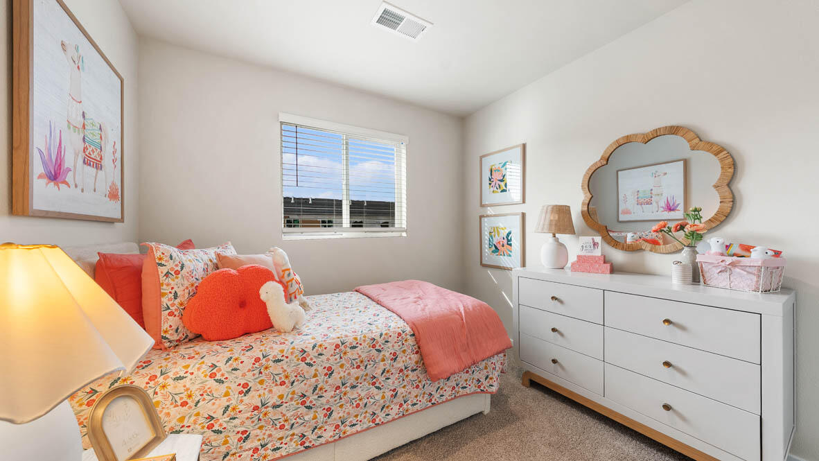 62739 Eagle Road Bend, OR 97701 - Photo 23 of 27 024 bedroom