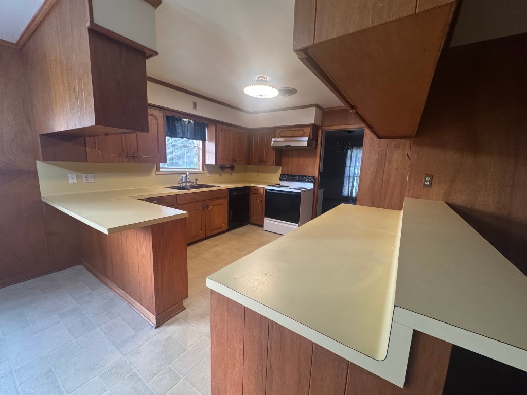 307 Market Street Louise, TX 77455 - Photo 3 of 46