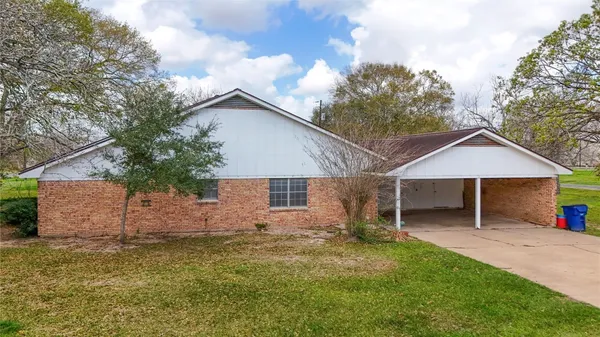$325,000 | 307 Market Street, Louise, TX 77455