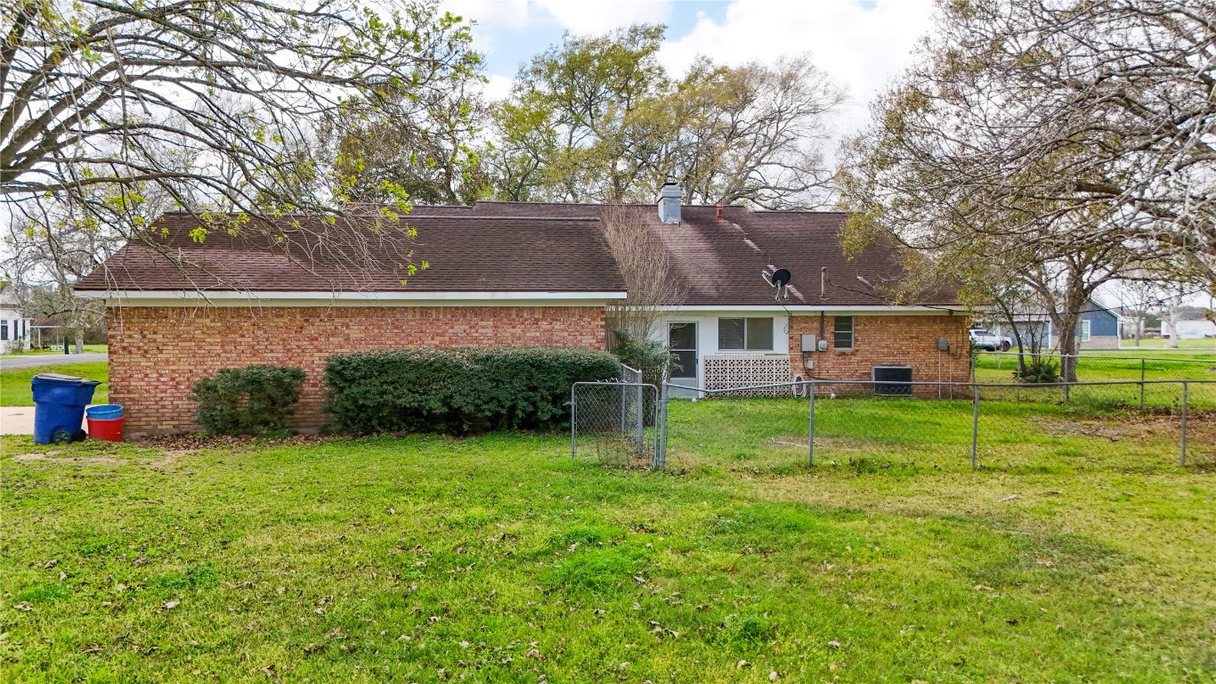 307 Market Street Louise, TX 77455 - Photo 33 of 46