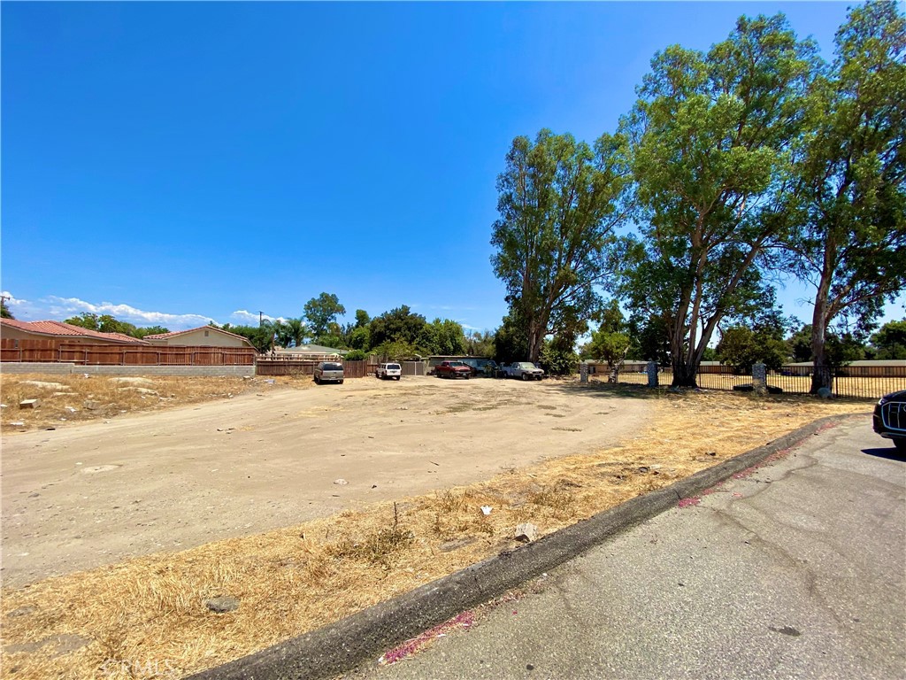 1053 North Madison Street San Bernardino, CA 92411 - Photo 5 of 7 a view of an ocean