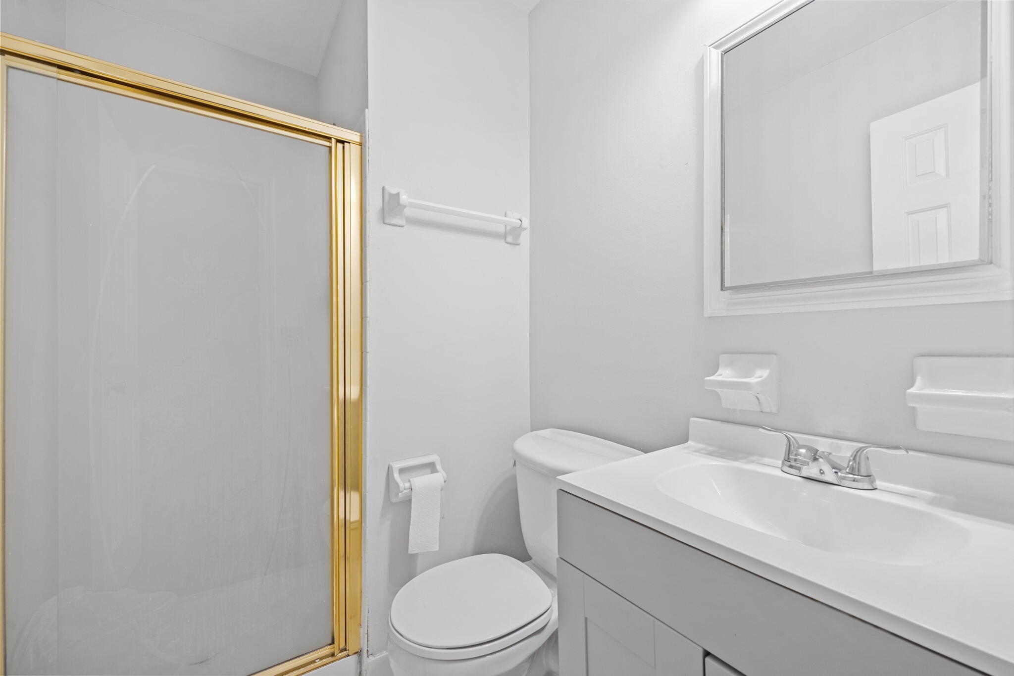 302 Springview Lane, Unit 11 Summerville, SC 29485 - Photo 15 of 22 Primary Bathroom