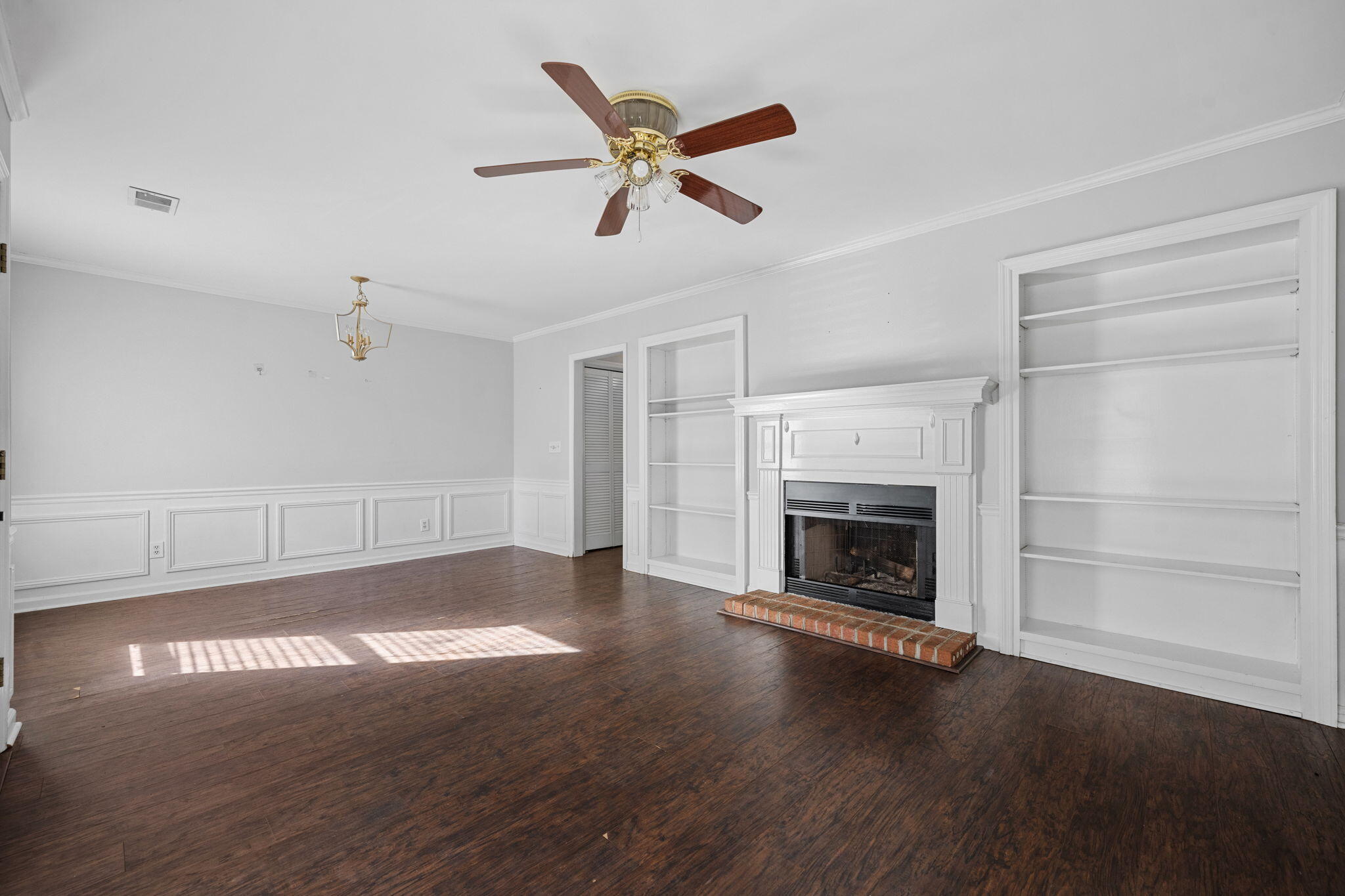 302 Springview Lane, Unit 11 Summerville, SC 29485 - Photo 4 of 22 Living/Dining