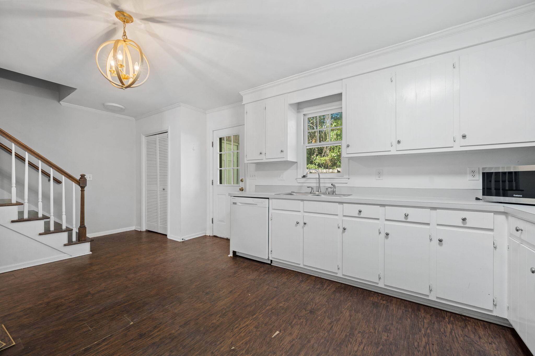 302 Springview Lane, Unit 11 Summerville, SC 29485 - Photo 10 of 22 Kitchen