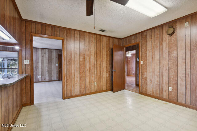 17419 Orange Grove Road Gulfport, MS 39503 - Photo 11 of 21 Breakfast area