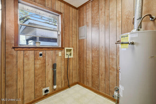 17419 Orange Grove Road Gulfport, MS 39503 - Photo 14 of 21 Laundry