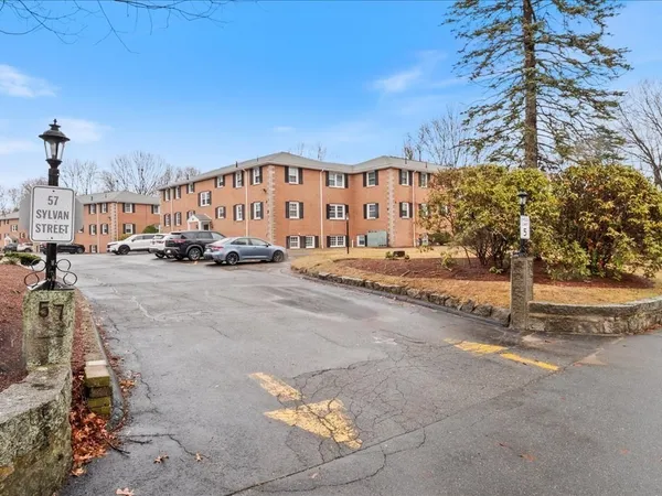 $299,900 | 57 Sylvan Street, Unit 1A, Danvers, MA 01923