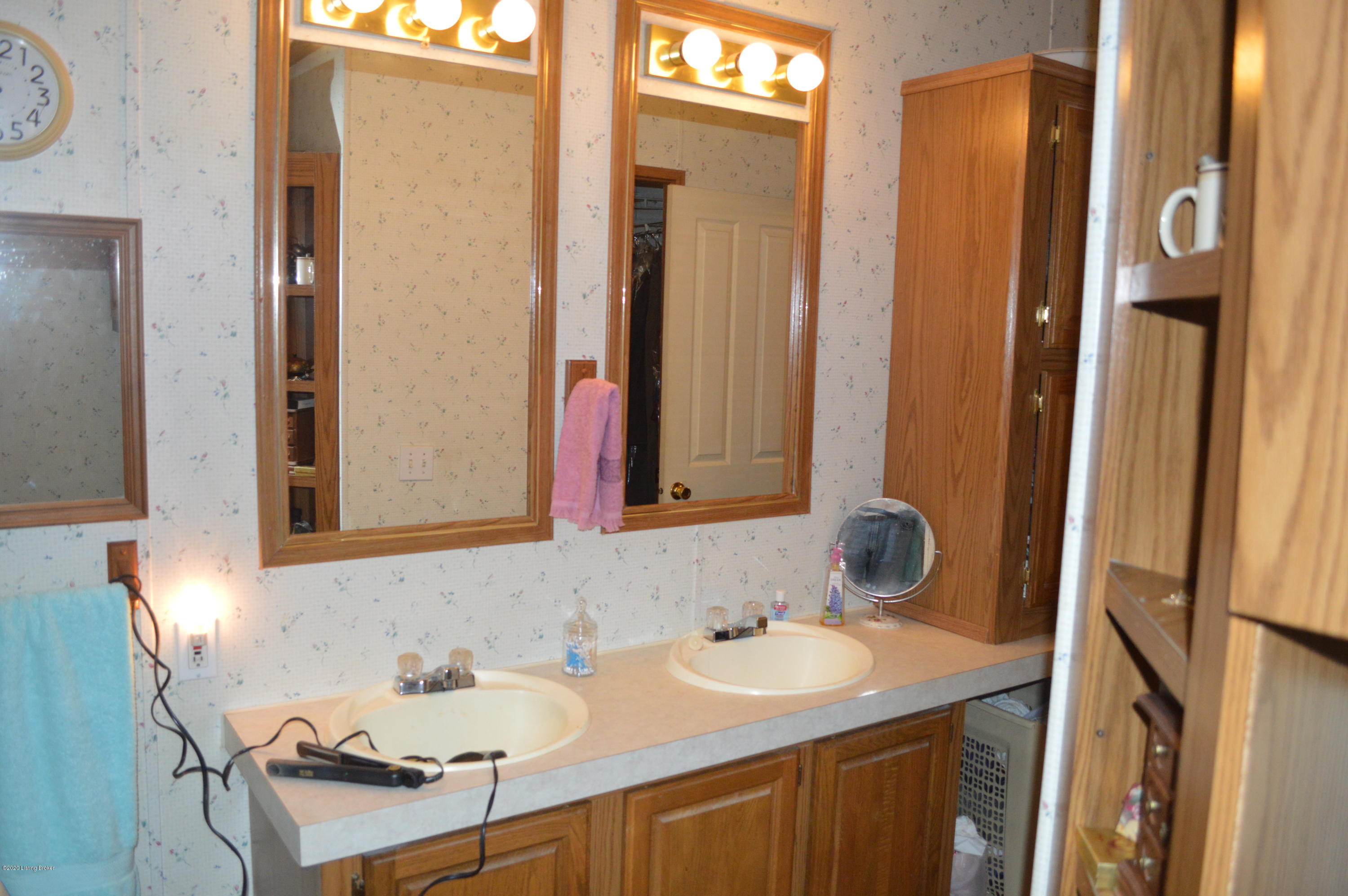 468 Garriott Road Bedford, KY 40006 - Photo 14 of 42 DSC_0169