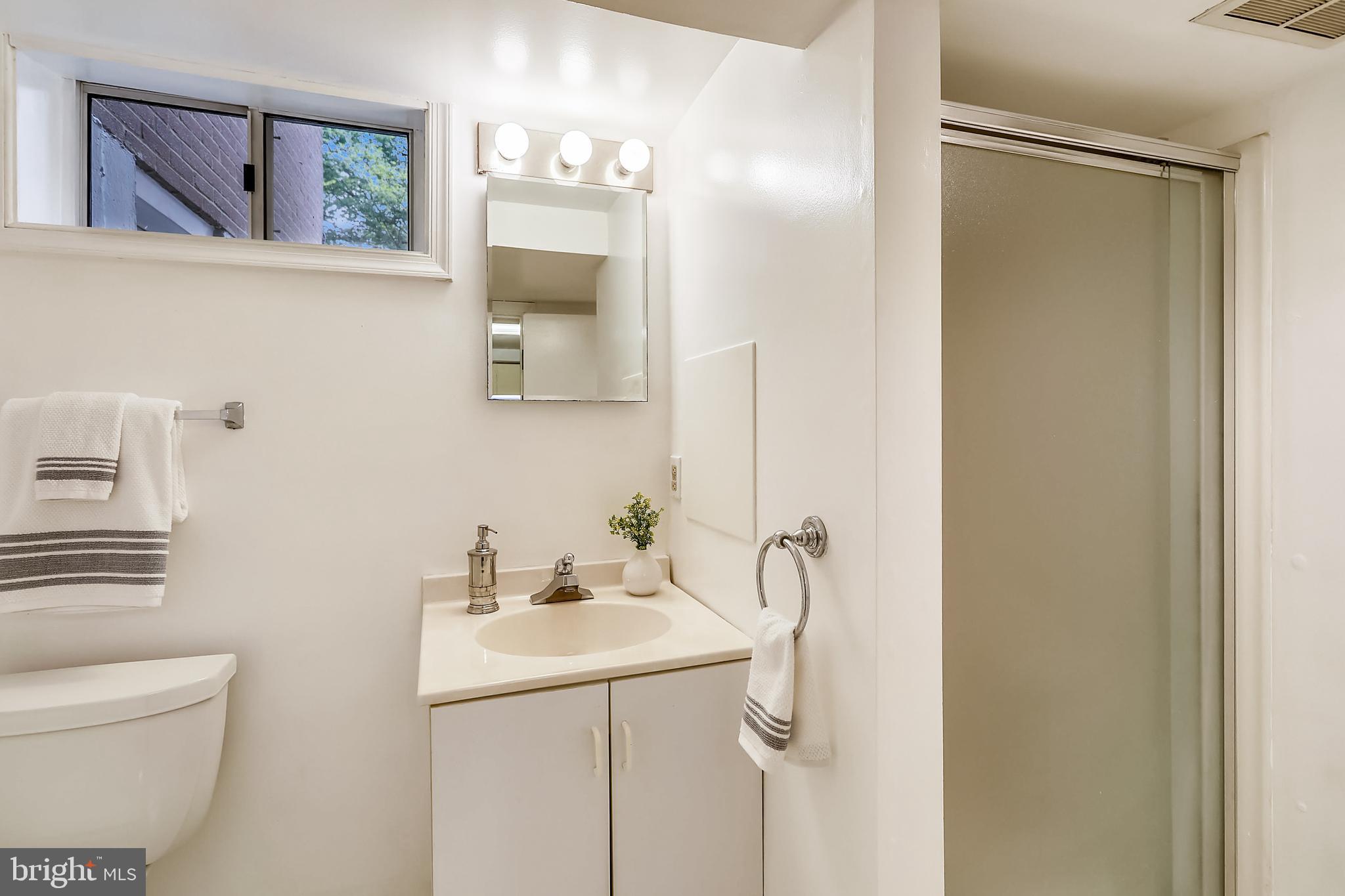 1802 Sanford Road Silver Spring, MD 20902 - Photo 25 of 40 Full Bathroom - Lower Level