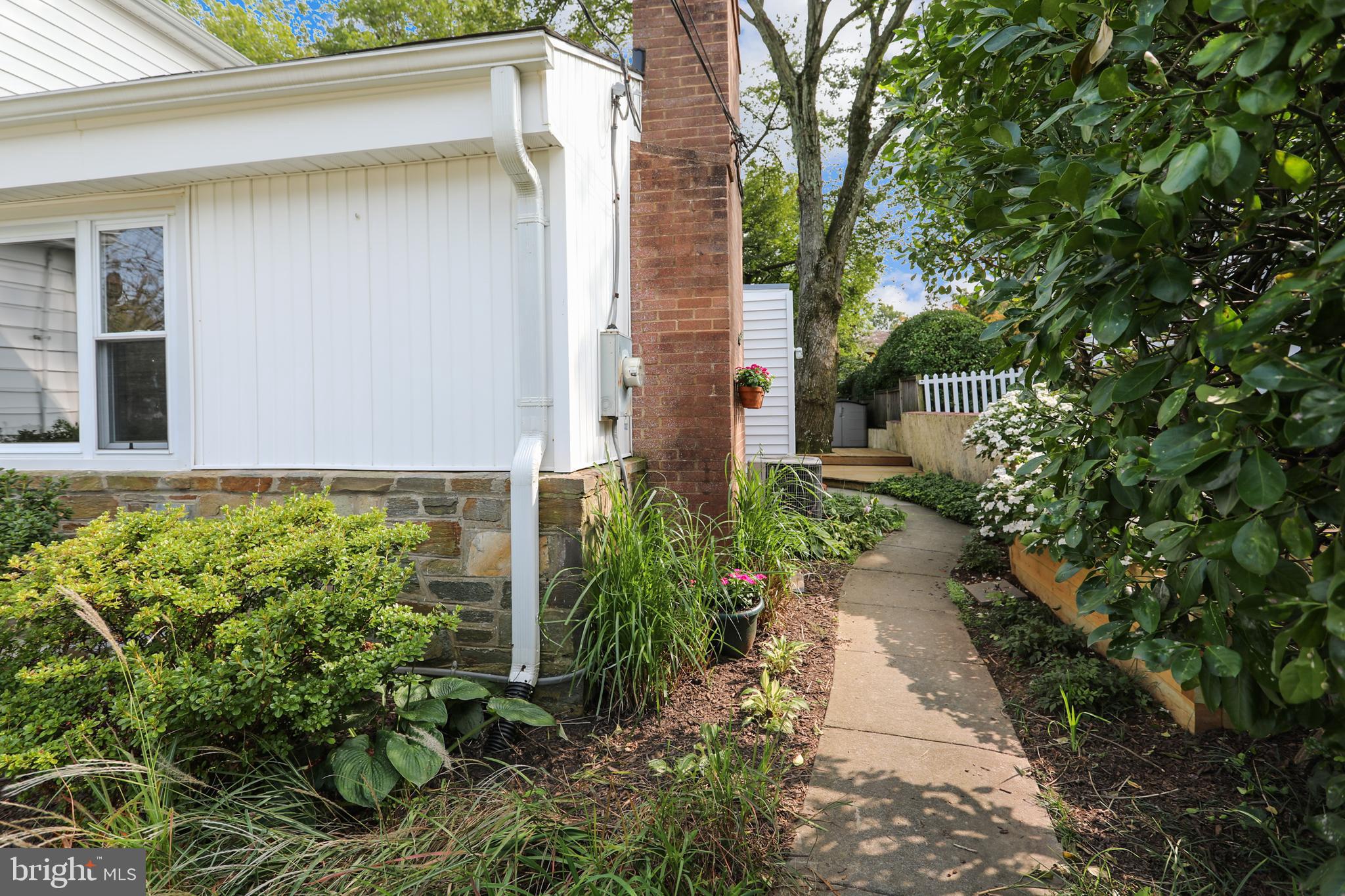 1802 Sanford Road Silver Spring, MD 20902 - Photo 31 of 40 Walkway