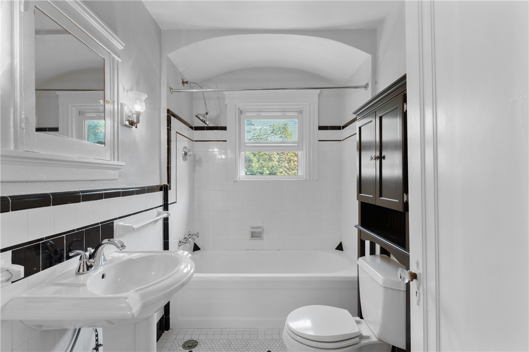 40 Webster Street, Unit A Newport, RI 02840 - Photo 11 of 15