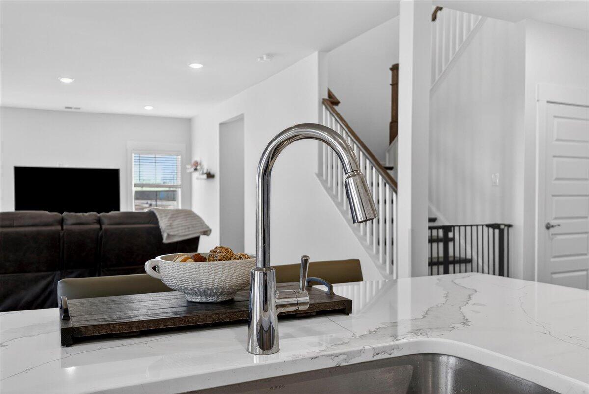 332 Calm Water Way Summerville, SC 29486 - Photo 10 of 40 17-Maddie Breggia - DSC09166