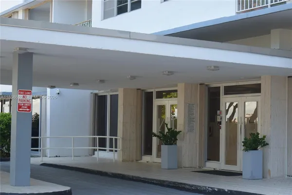 $257,800 | 1865 79th Street Causeway, Unit 4C, North Bay Village, FL 33141