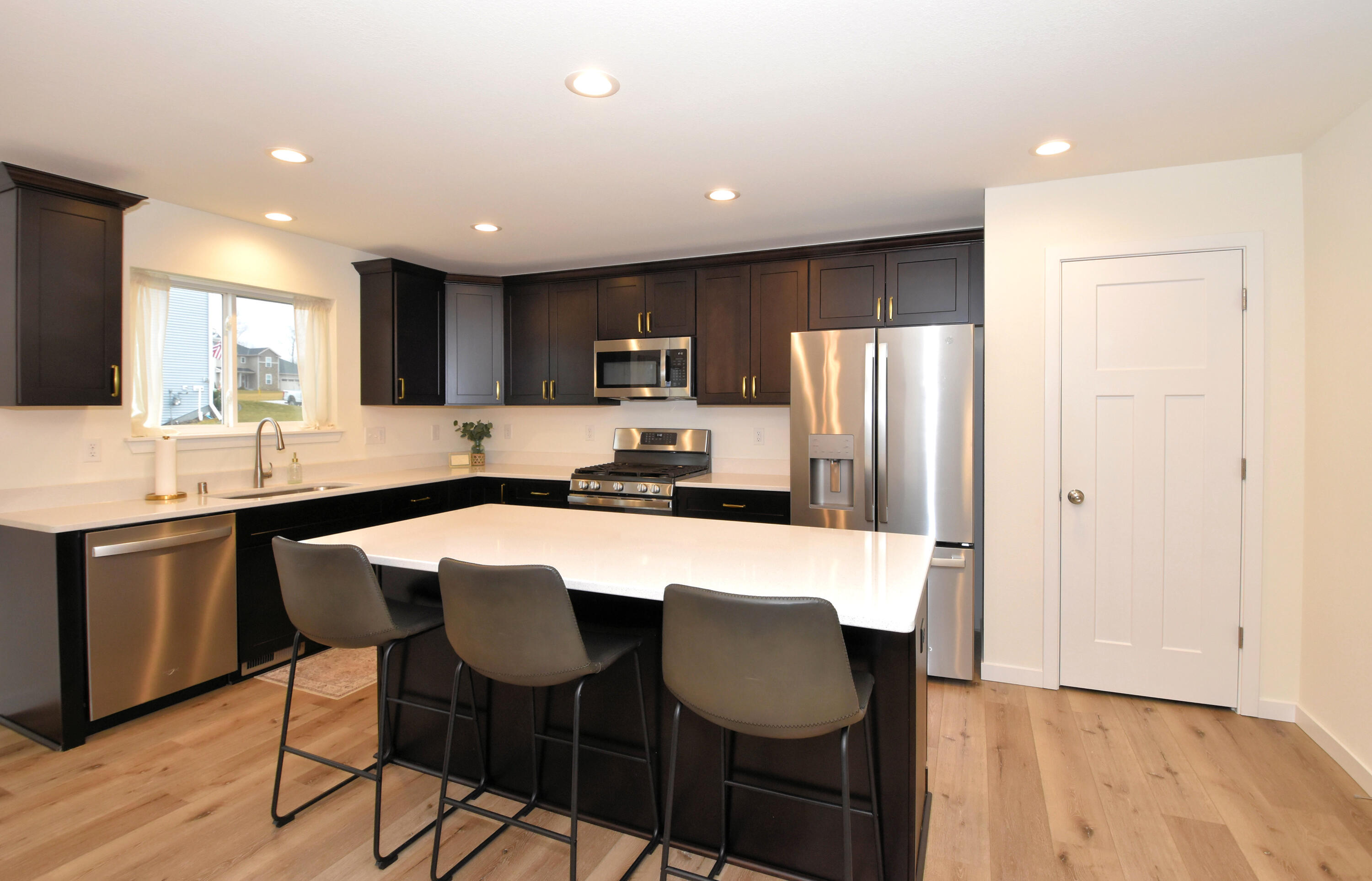 1870 Nottingham Court Union Grove, WI 53182 - Photo 10 of 38 Kitchen