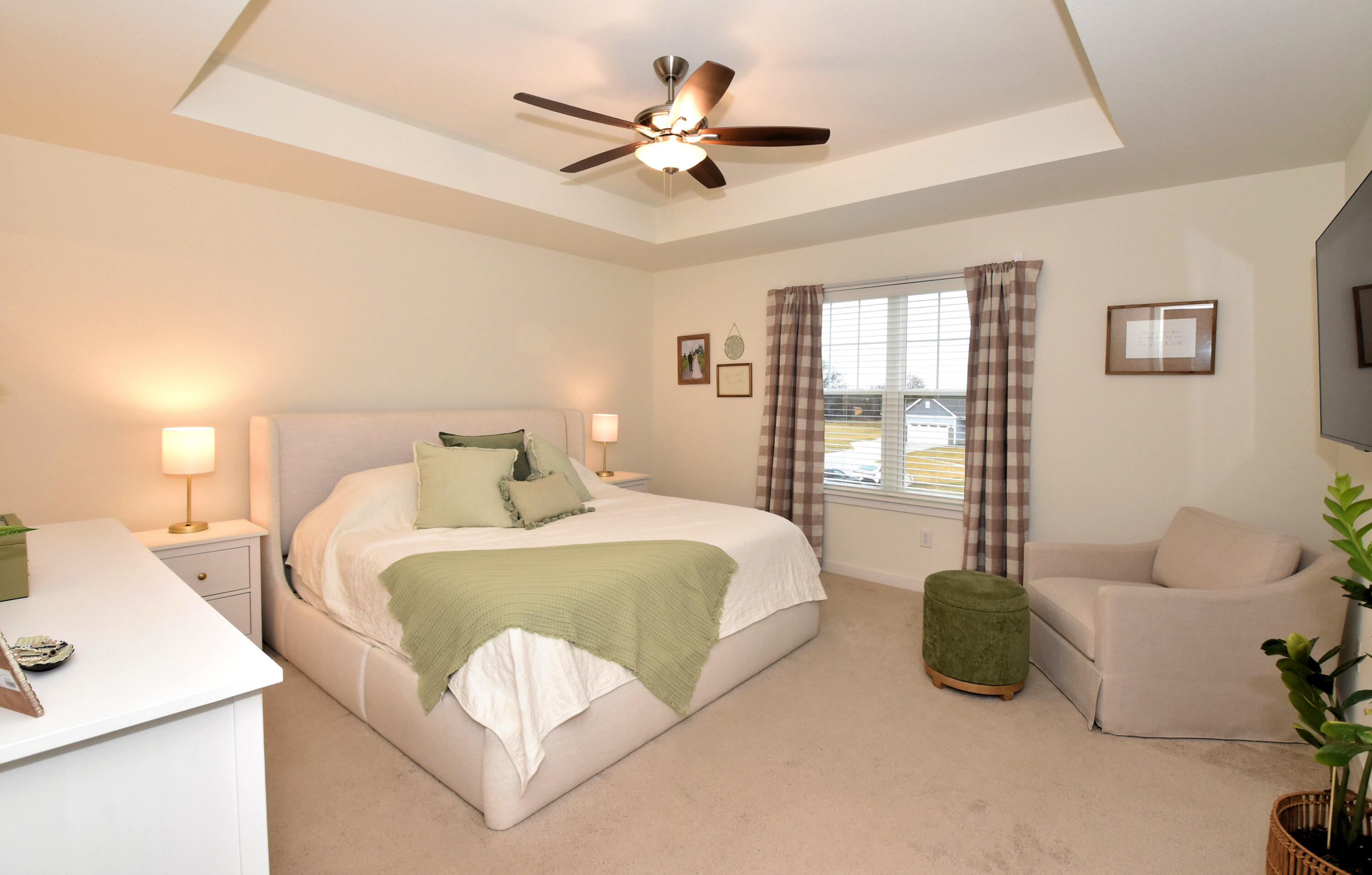 1870 Nottingham Court Union Grove, WI 53182 - Photo 17 of 38 Primary Suite