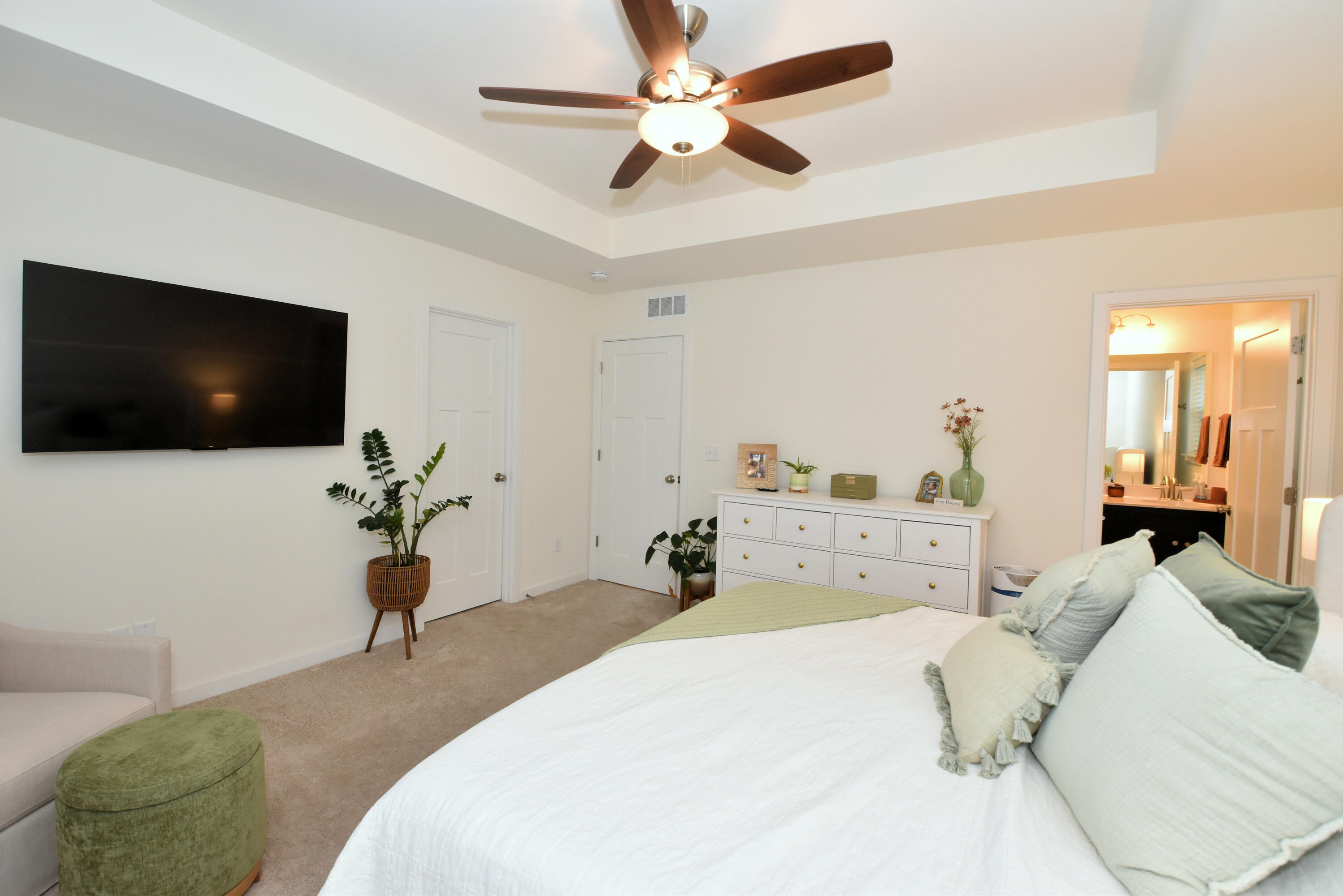 1870 Nottingham Court Union Grove, WI 53182 - Photo 20 of 38 Primary