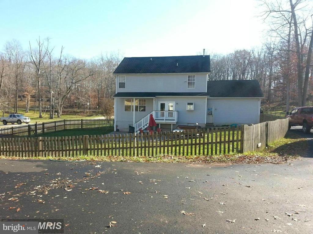 11708 Smithfield Road Manassas, VA 20112 - Photo 12 of 15 Exterior (Rear)