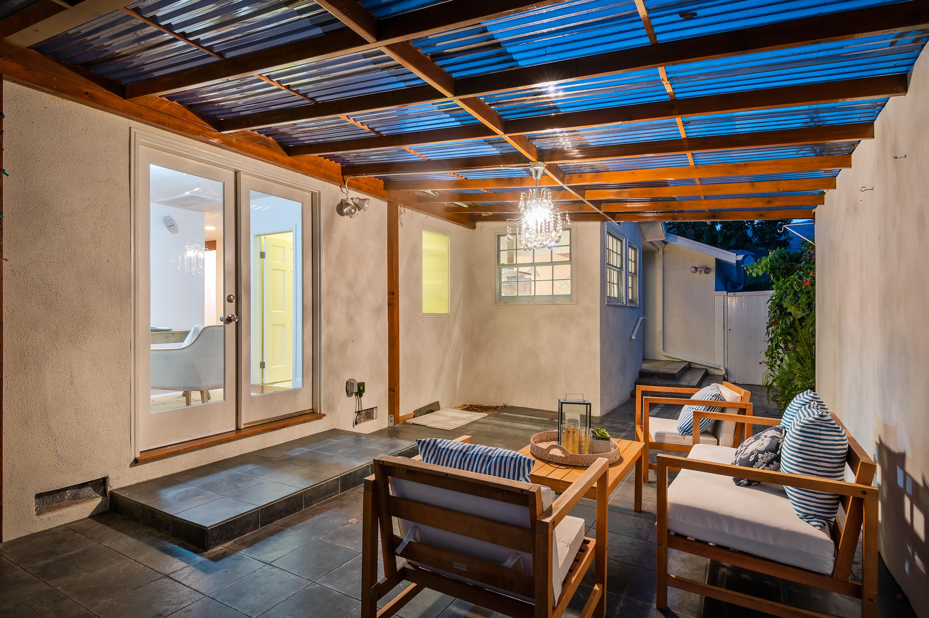 31 Cedar Lane Santa Barbara, CA 93108 - Photo 35 of 39 11 - Side Patio (Twilight)