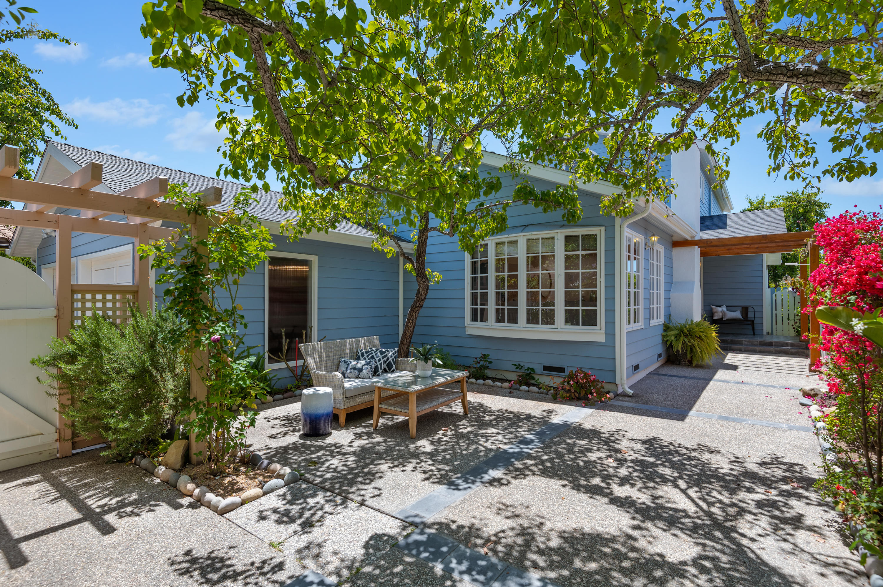 31 Cedar Lane Santa Barbara, CA 93108 - Photo 5 of 39 03 - Front Patio