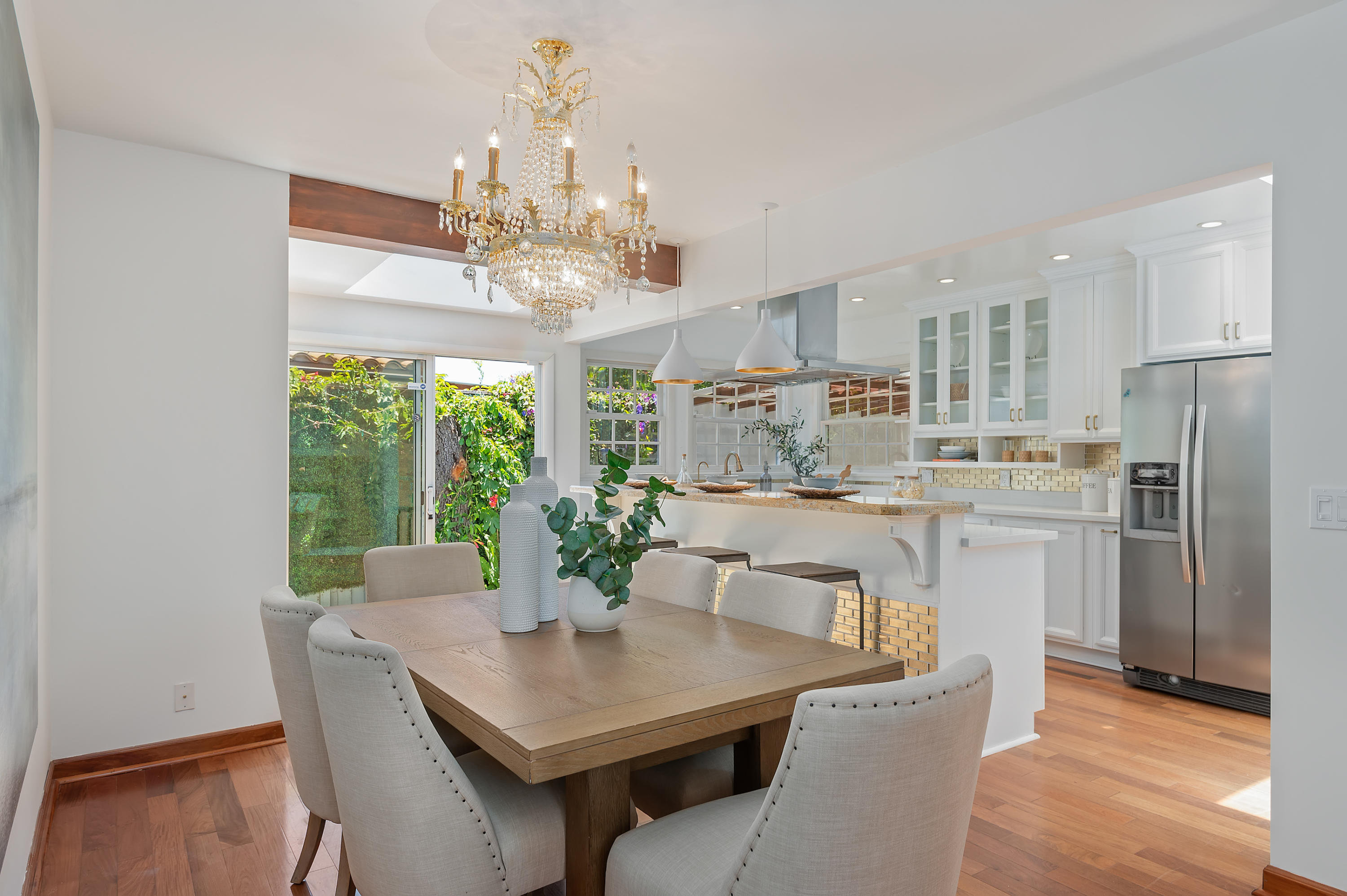 31 Cedar Lane Santa Barbara, CA 93108 - Photo 7 of 39 10 - Dining