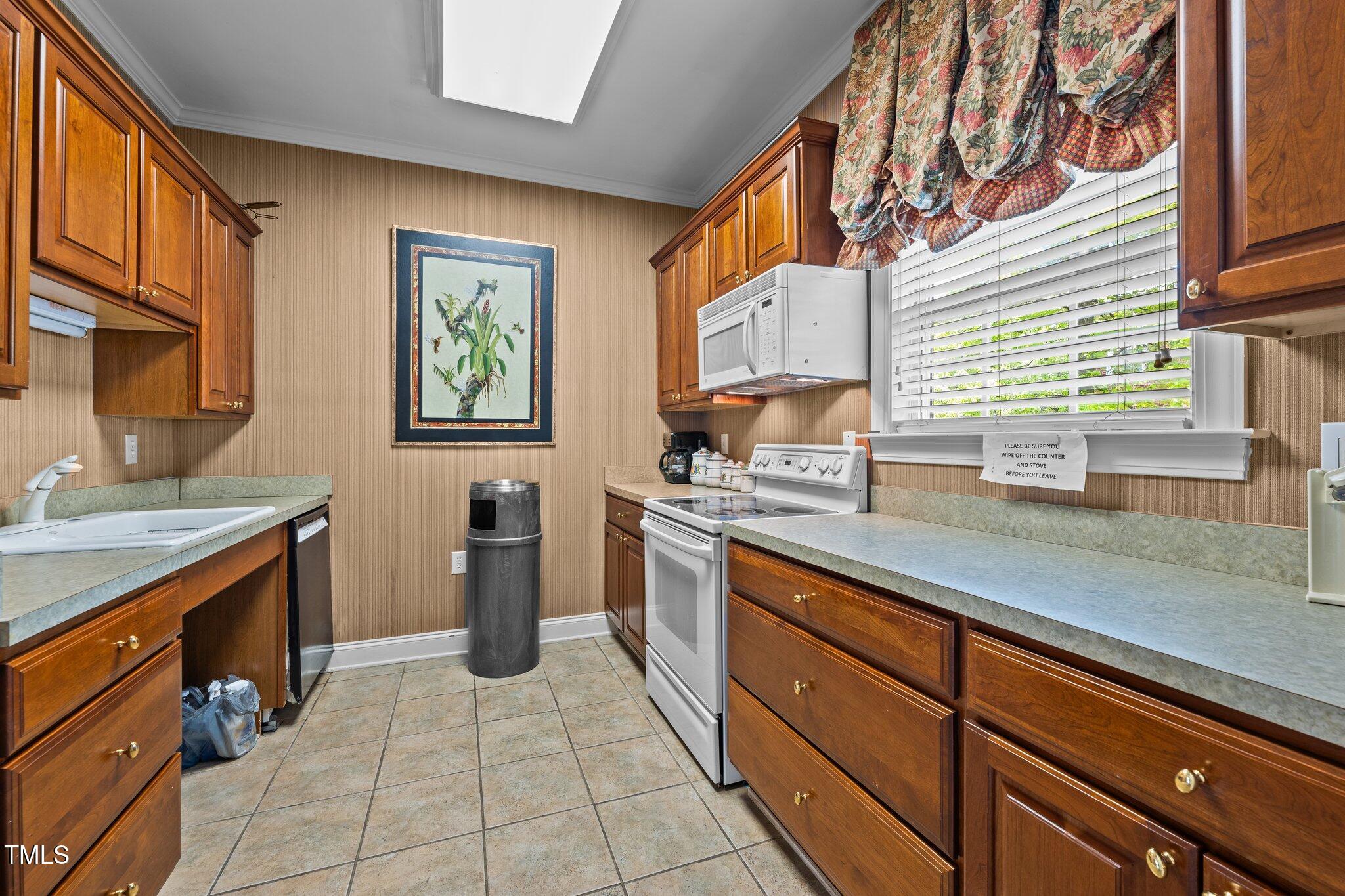 522 College Road, Unit 101 Greensboro, NC 27410 - Photo 37 of 41 7-web-or-mls-_1261145