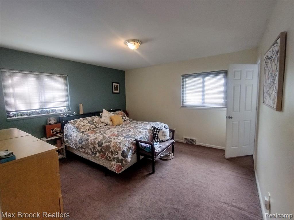25210 Ridge Cliff Drive Southfield, MI 48075 - Photo 13 of 26