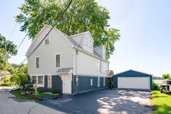 $688,800 | 163 Eagle Point Road, Fox Lake, IL 60020