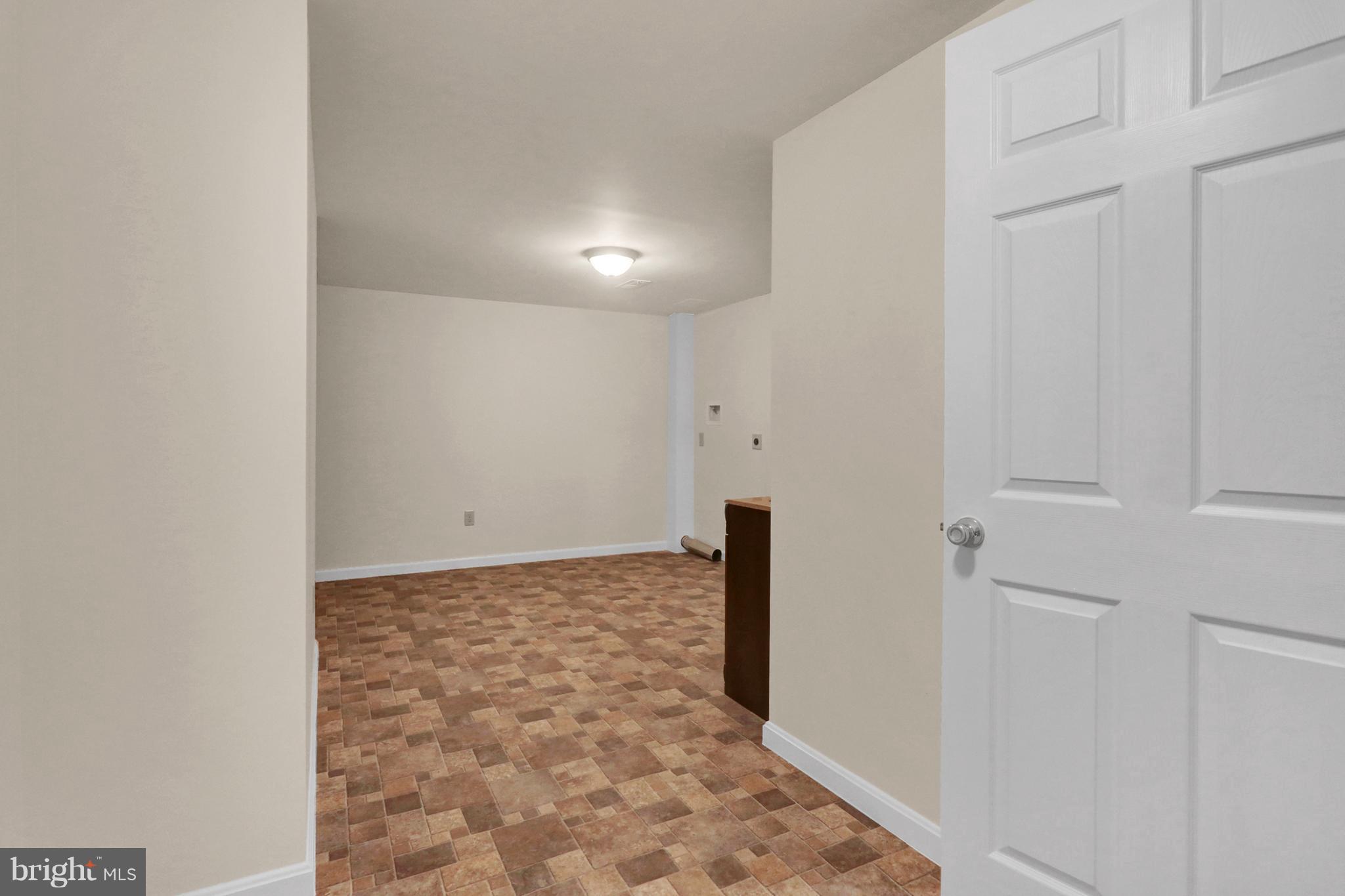 14809 Clear Spring Road Williamsport, MD 21795 - Photo 12 of 27 a view of a hallway