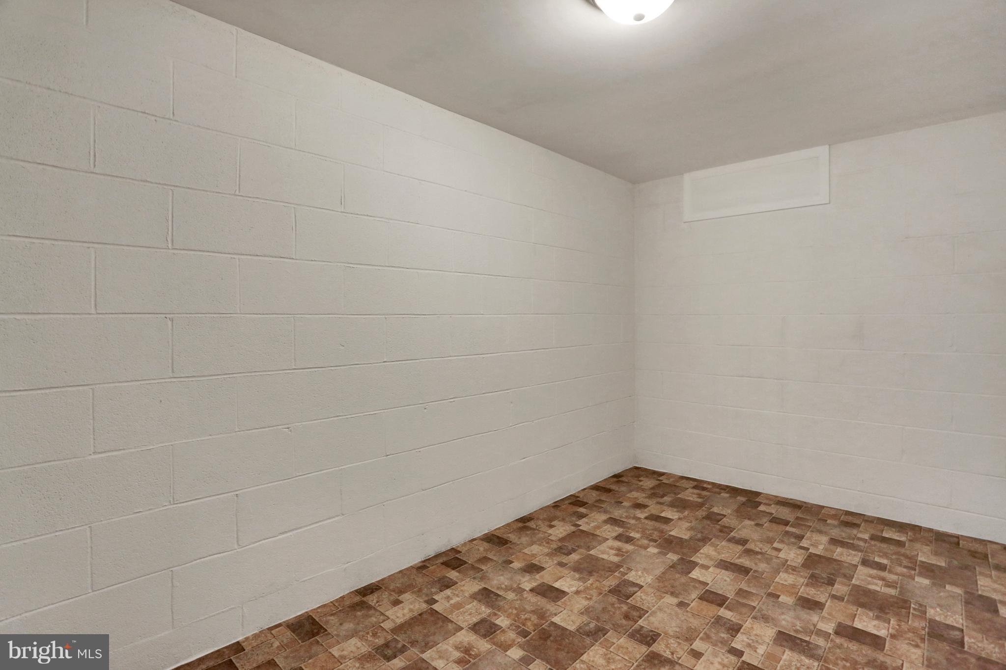 14809 Clear Spring Road Williamsport, MD 21795 - Photo 21 of 27 a view of a small space