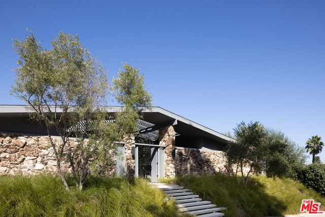 $5,995,000 | 8559 Edwin Drive, Los Angeles, CA 90046