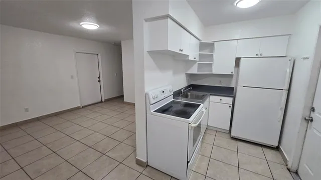 $1,600 | 16951 Northeast 18th Avenue, Unit 1, North Miami Beach, FL 33162