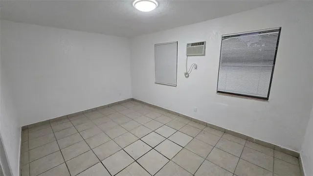 $1,600 | 16951 Northeast 18th Avenue, Unit 1, North Miami Beach, FL 33162