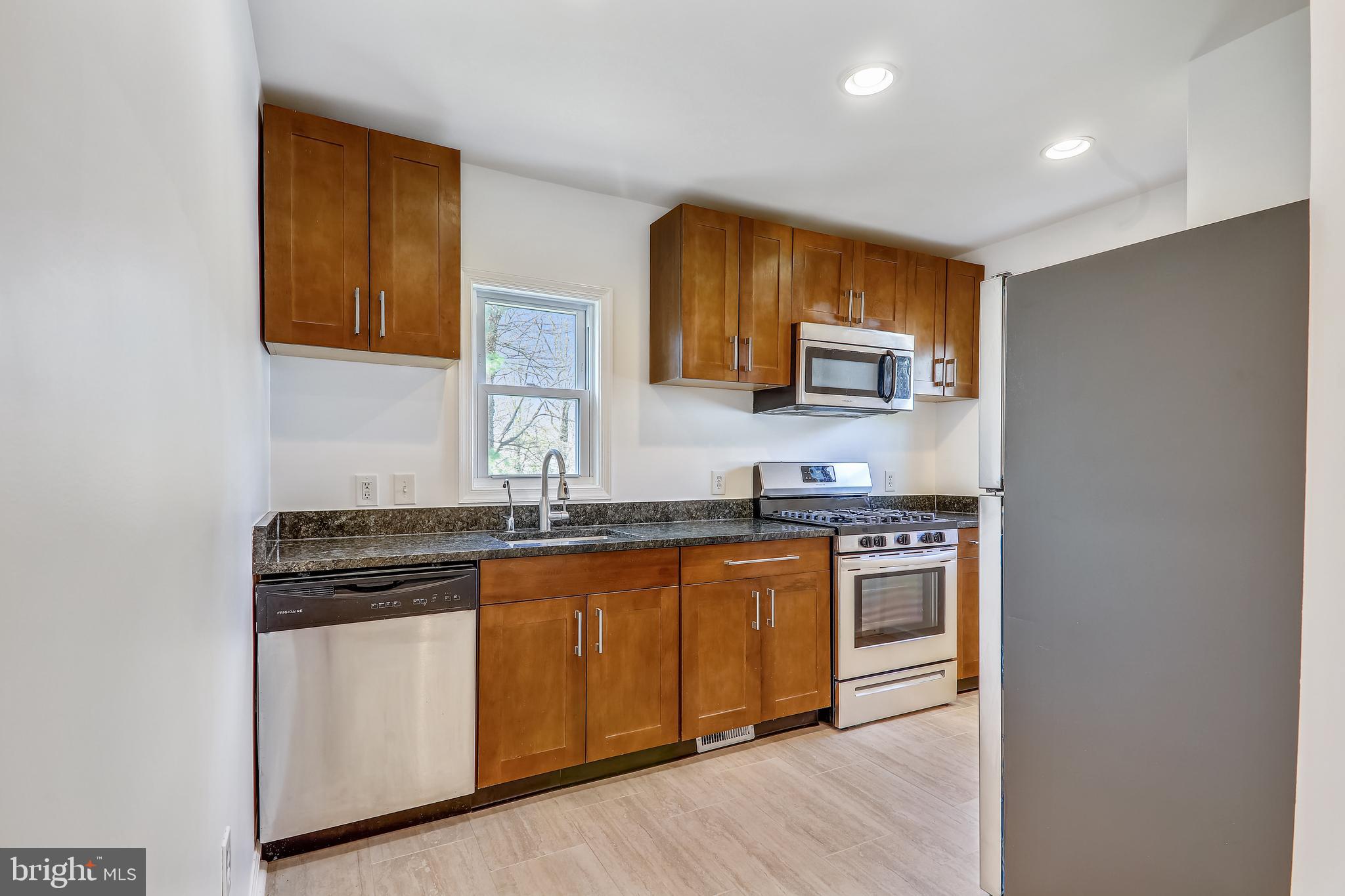 11506 Goodloe Road Silver Spring, MD 20906 - Photo 3 of 48
