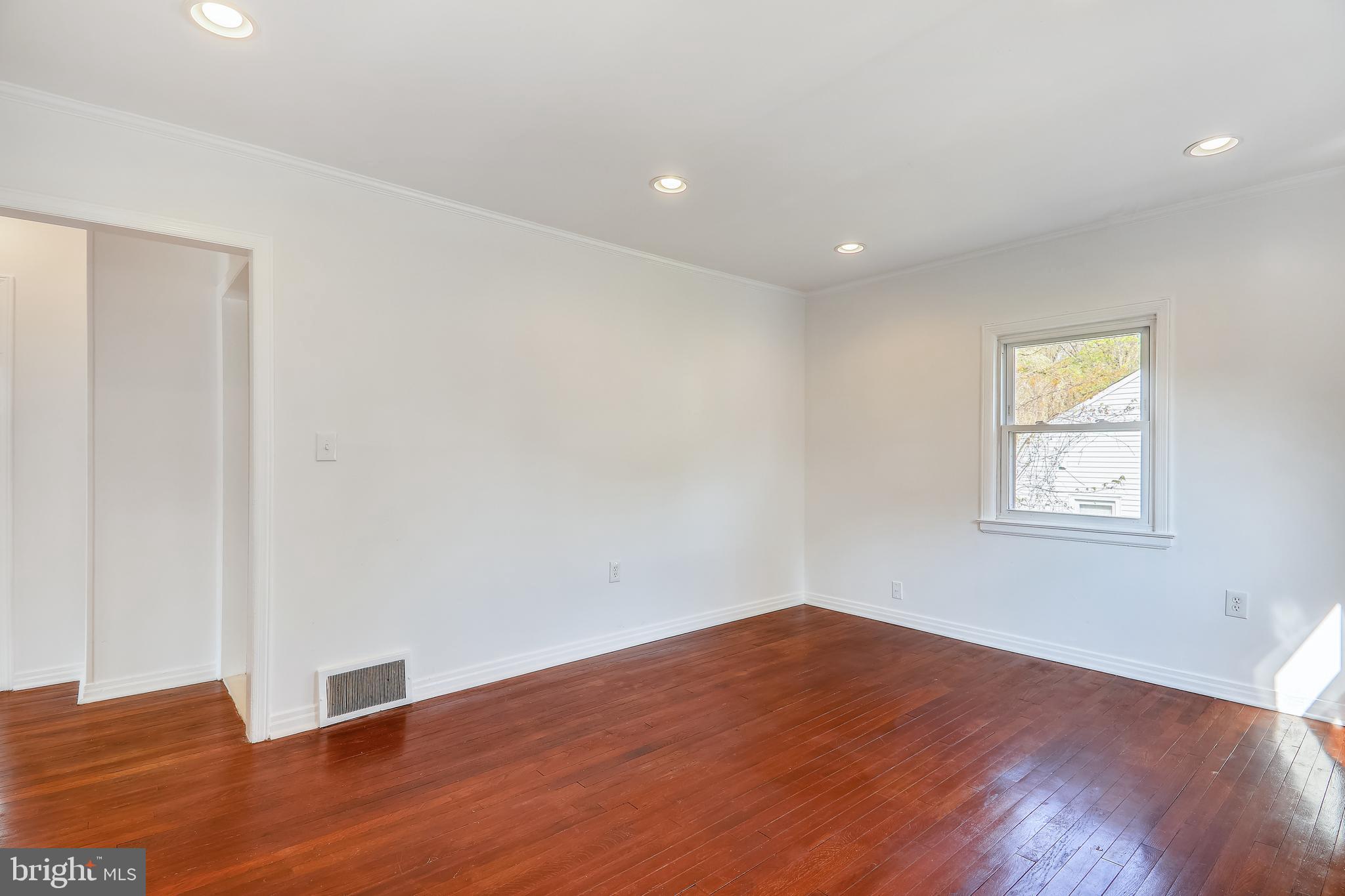 11506 Goodloe Road Silver Spring, MD 20906 - Photo 9 of 48
