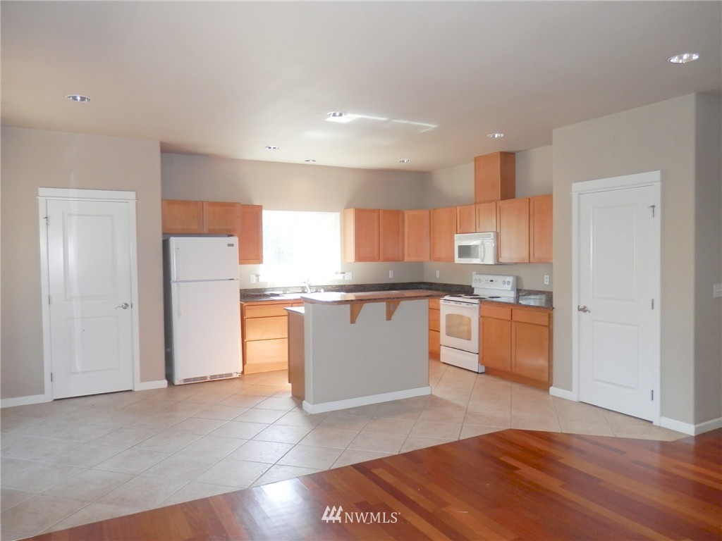 6321 192nd Lane Southwest Rochester, WA 98579 - Photo 2 of 19