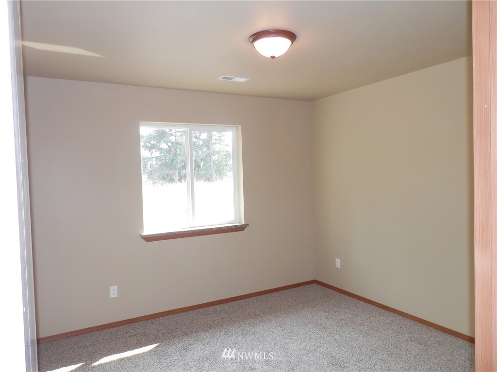 6321 192nd Lane Southwest Rochester, WA 98579 - Photo 12 of 19