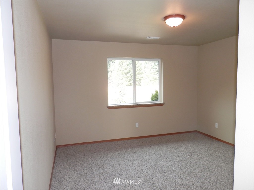 6321 192nd Lane Southwest Rochester, WA 98579 - Photo 13 of 19