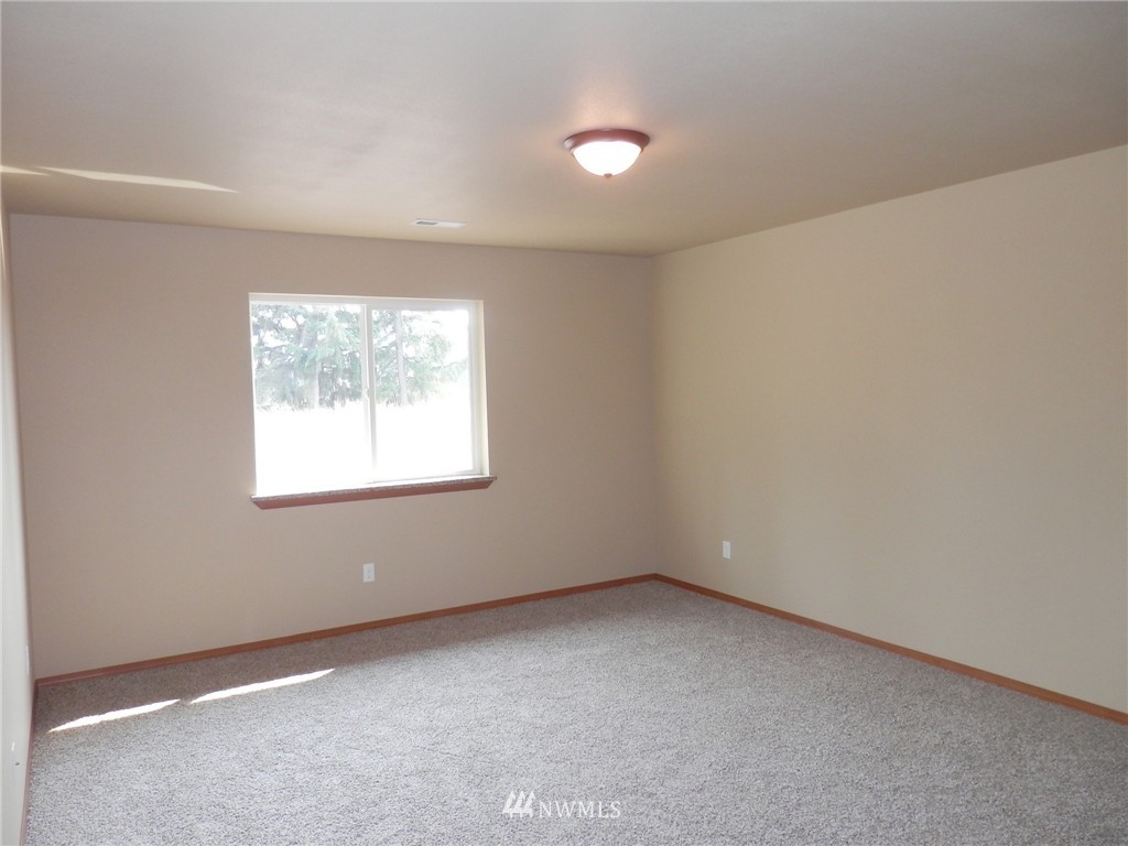6321 192nd Lane Southwest Rochester, WA 98579 - Photo 10 of 19