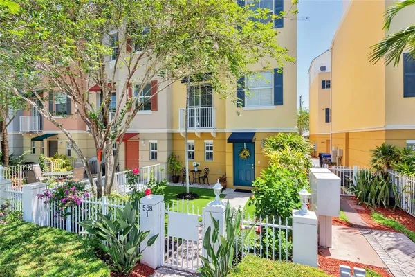 $4,795 | 538 Northeast 7th Avenue, Unit 1, Fort Lauderdale, FL 33301