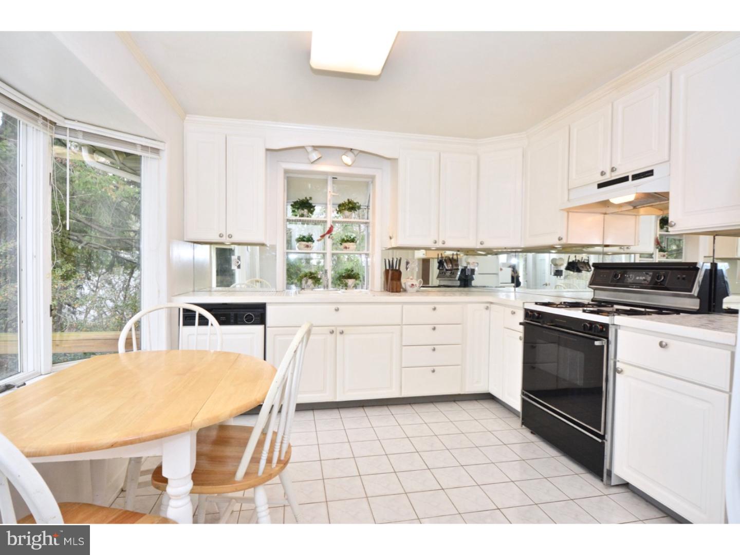 127 Harris Road Princeton, NJ 08540 - Photo 4 of 25 Kitchen