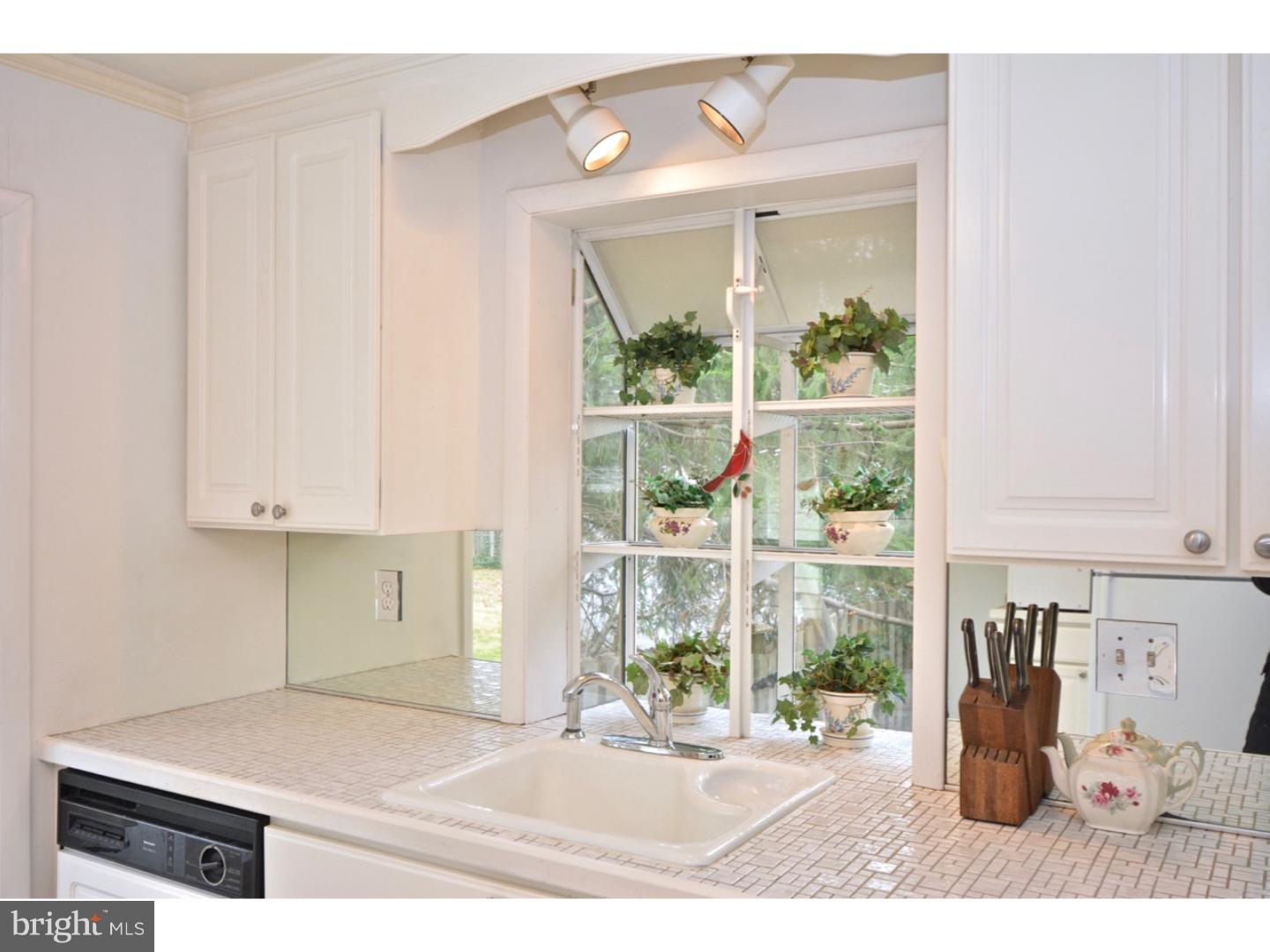 127 Harris Road Princeton, NJ 08540 - Photo 6 of 25 Kitchen