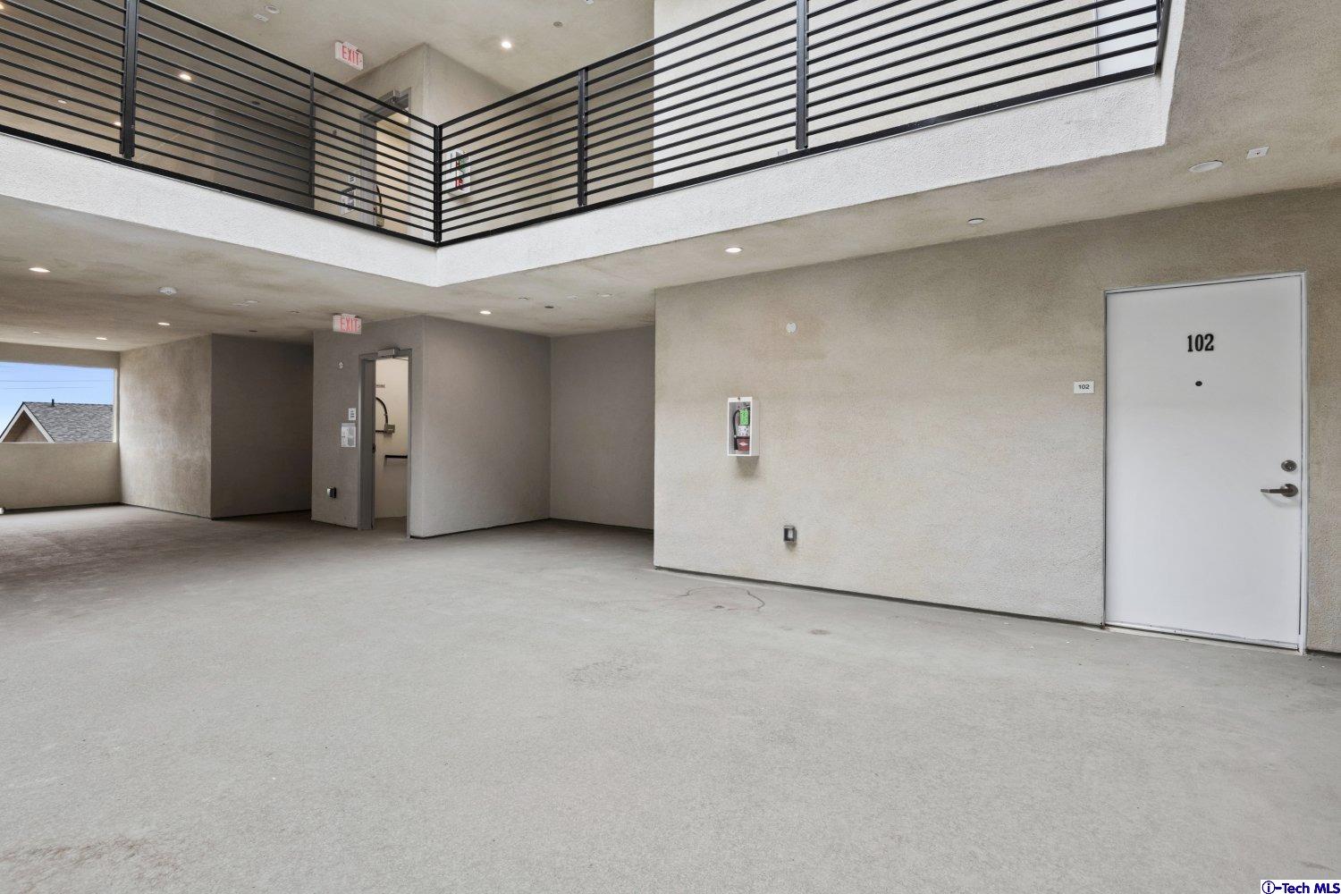 7064 Greeley Street, Unit 203 Tujunga, CA 91042 - Photo 12 of 42