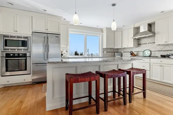 $4,500 | 126 Eastern Avenue, Unit A, Gloucester, MA 01930
