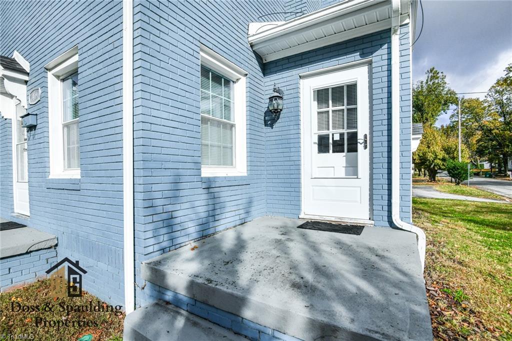 409 B Richardson Avenue High Point, NC 27262 - Photo 3 of 30