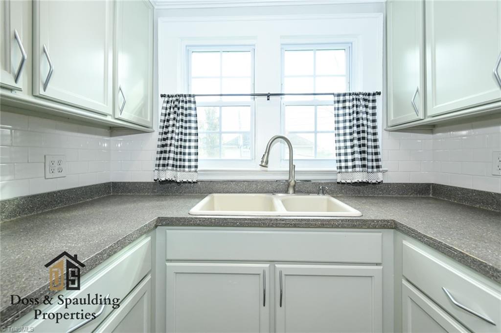 409 B Richardson Avenue High Point, NC 27262 - Photo 10 of 30