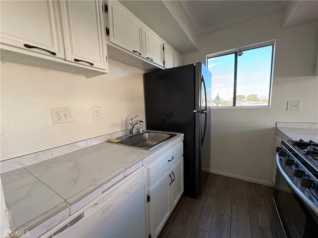 $410,000 | 1168 East 10th Street, Unit 213, Long Beach, CA 90813